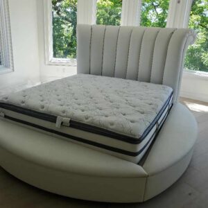 round bed with mattress