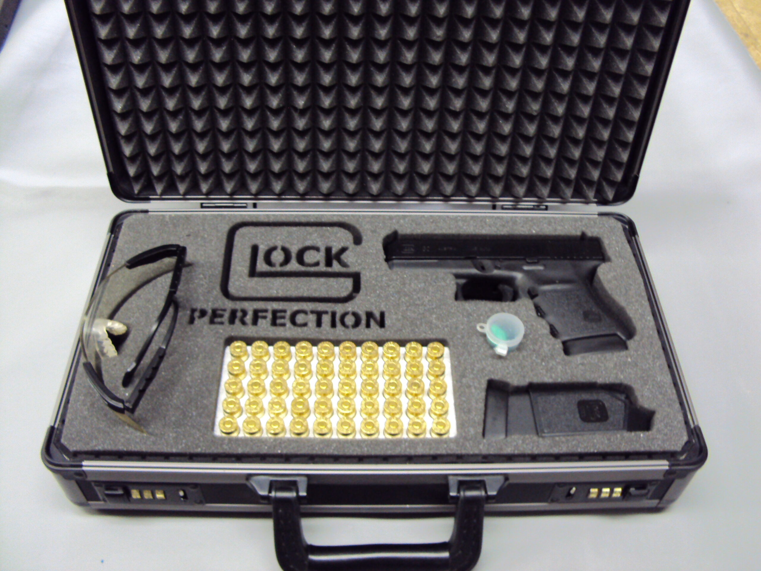 foam gun packaging with logo