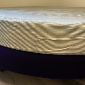 Up Closed Round Bed with Foam